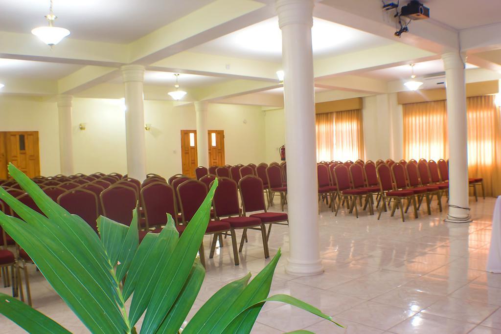 Hotel Alexandrina Кингстаун Экстерьер фото